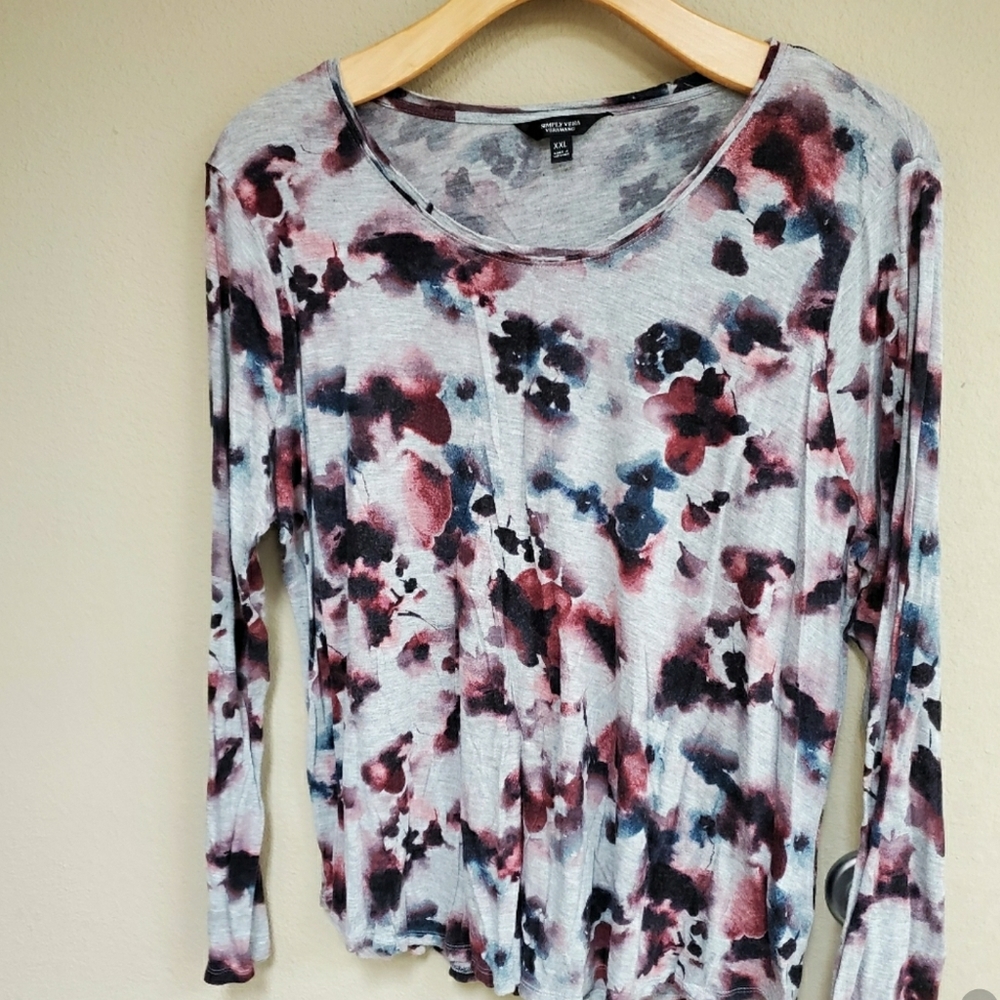 EUC Simply Vera Wang Long Sleeve Floral T-shirt
